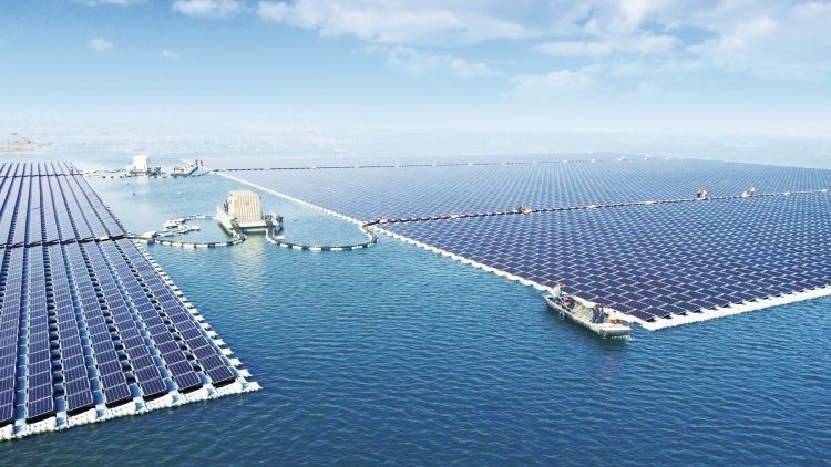 panelesflotantes11 Esta es la planta solar flotante más grande del planeta.
