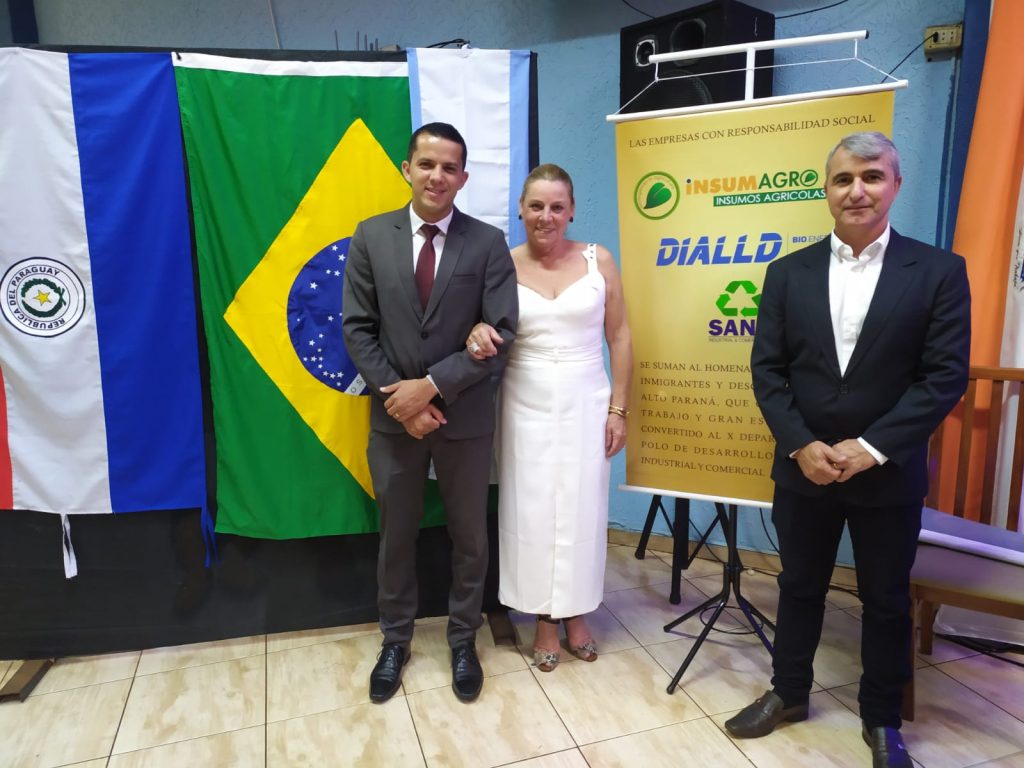 EQUIPE-DIALLD-BRASIL-EVENTO-PARAGUAI--1024x768 DIALLD Bio Energy se reúne en el Senado de la Republica y es homenajeado en Paraguay.